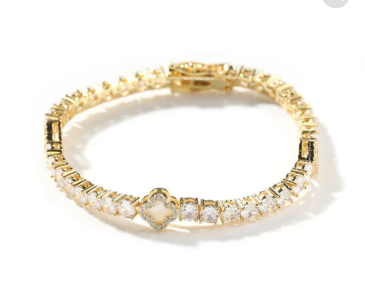 White clover bracelet